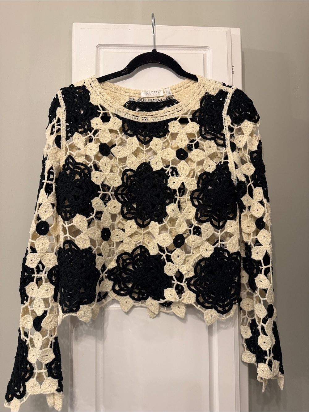 Crochet Floral Openwork Sweater - Black & Cream